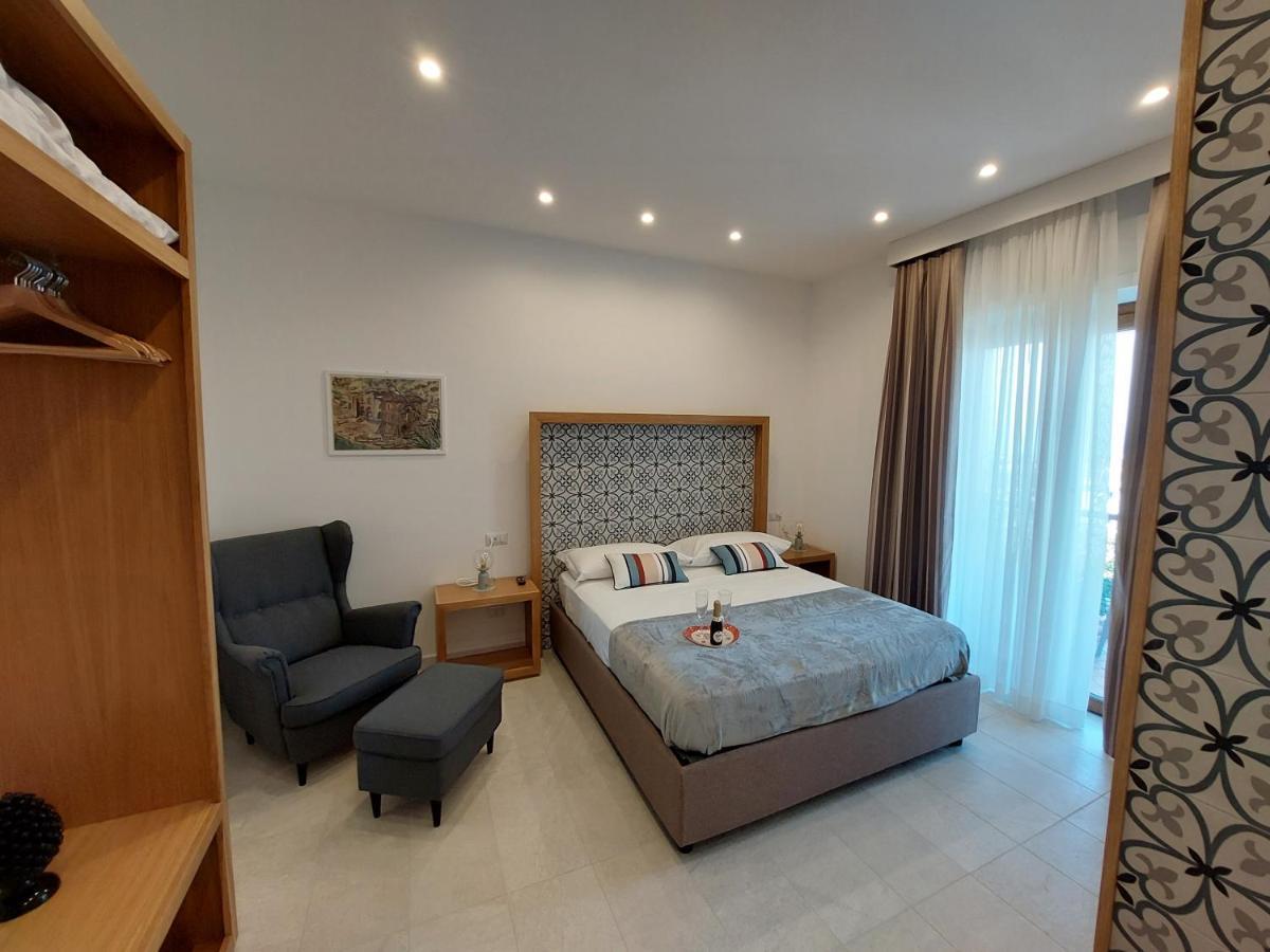 Mistral Luxury Suites Sorrento Exteriör bild