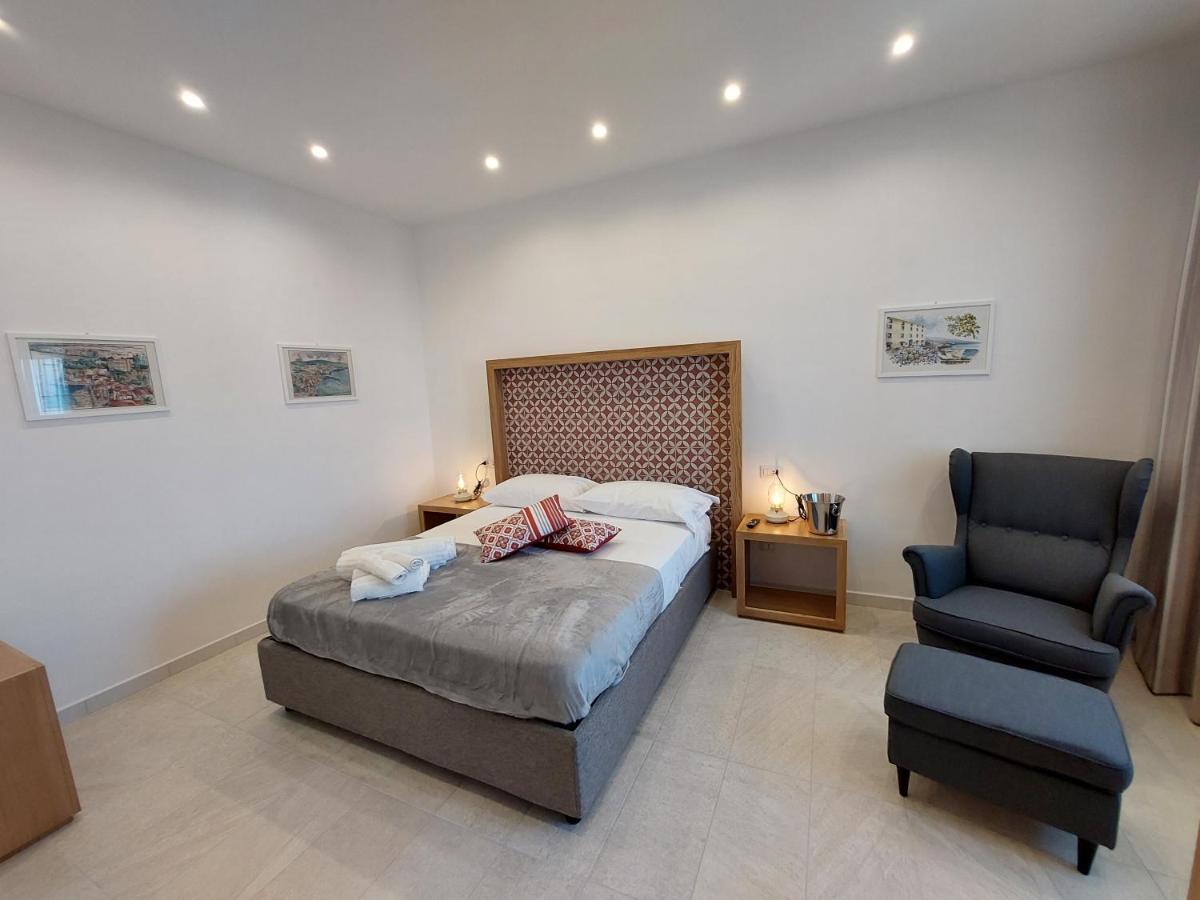 Mistral Luxury Suites Sorrento Exteriör bild