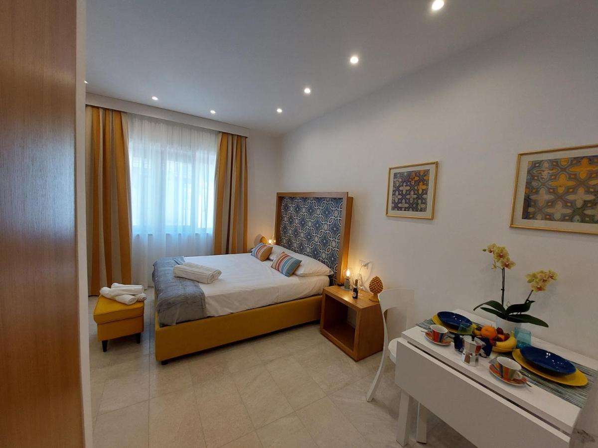 Mistral Luxury Suites Sorrento Exteriör bild