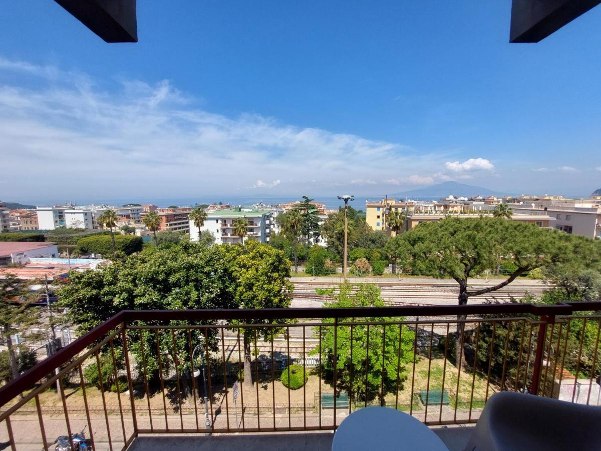 Mistral Luxury Suites Sorrento Exteriör bild