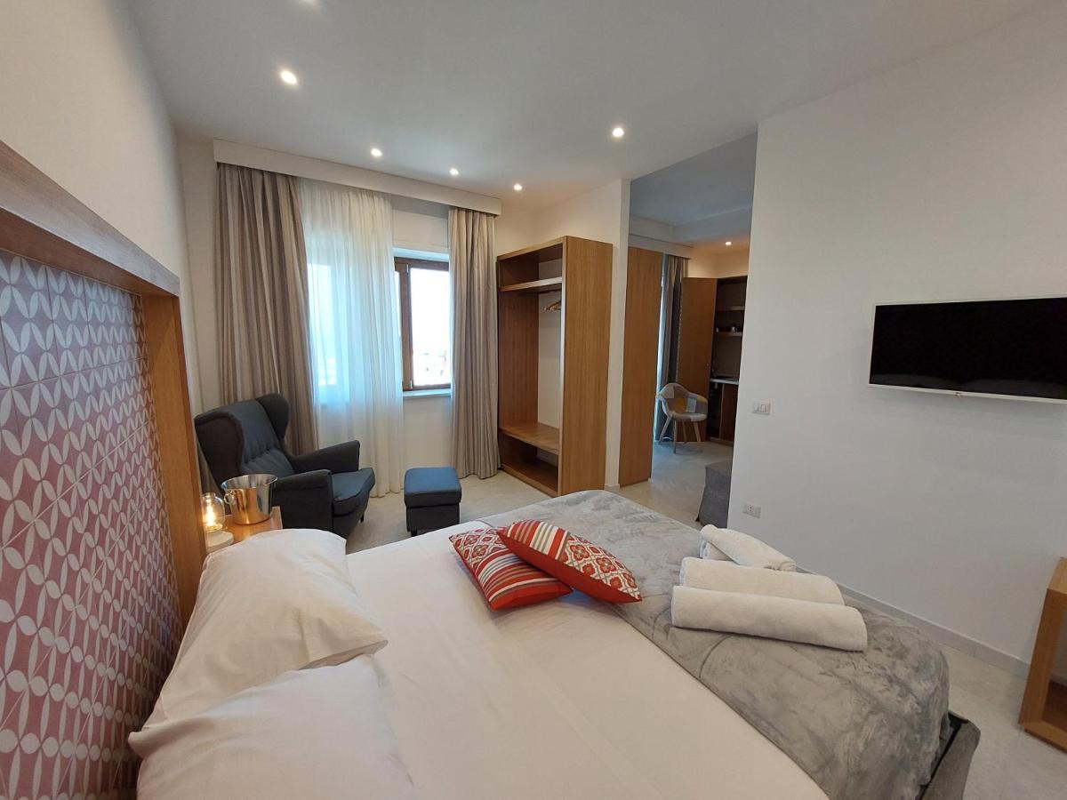 Mistral Luxury Suites Sorrento Exteriör bild