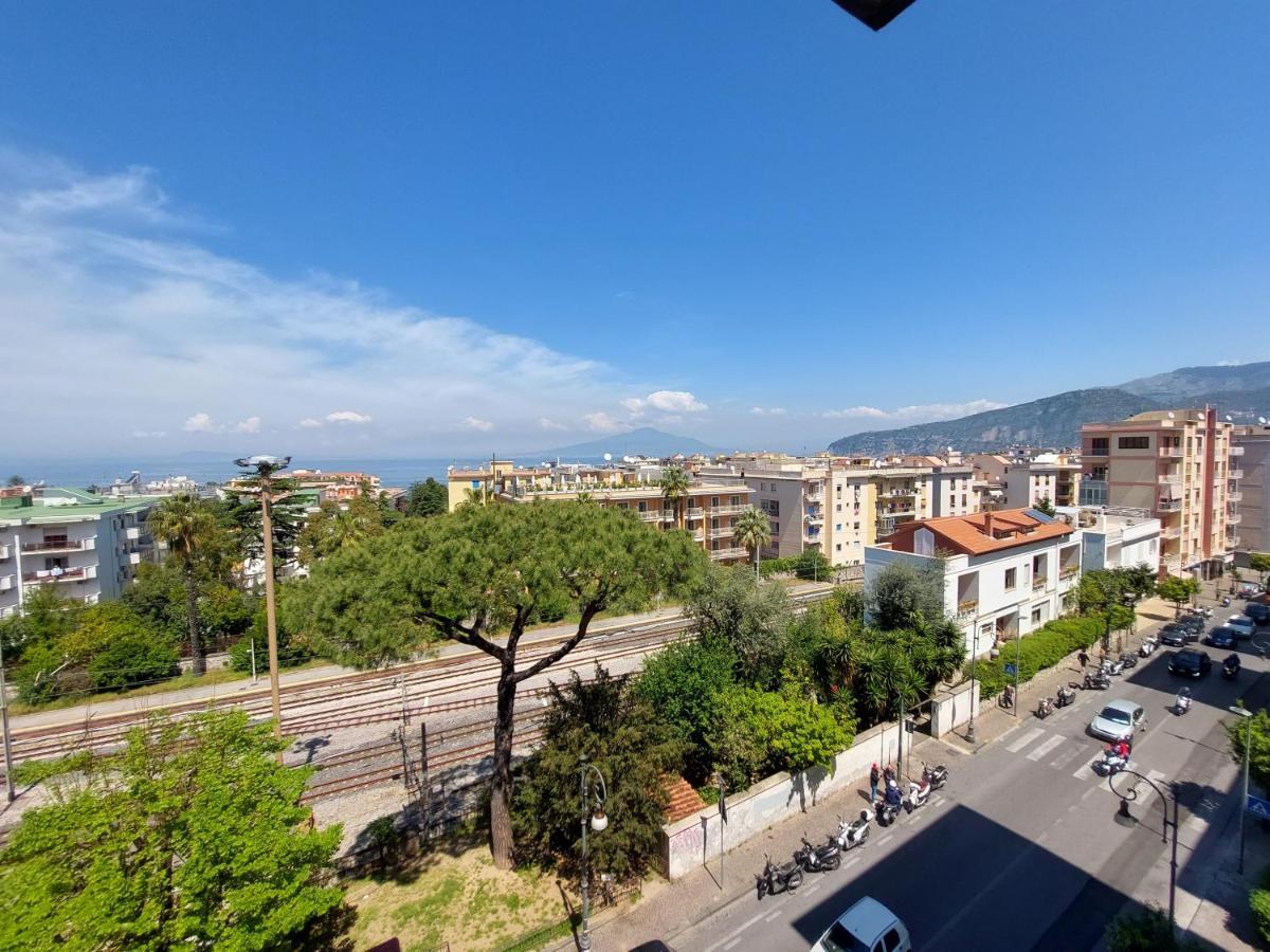 Mistral Luxury Suites Sorrento Exteriör bild
